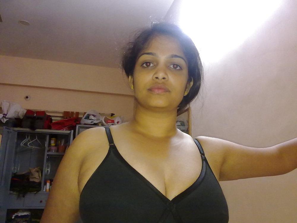 24P Bangladesi Wife Nasrin-personal Homemade HD pic by hubby