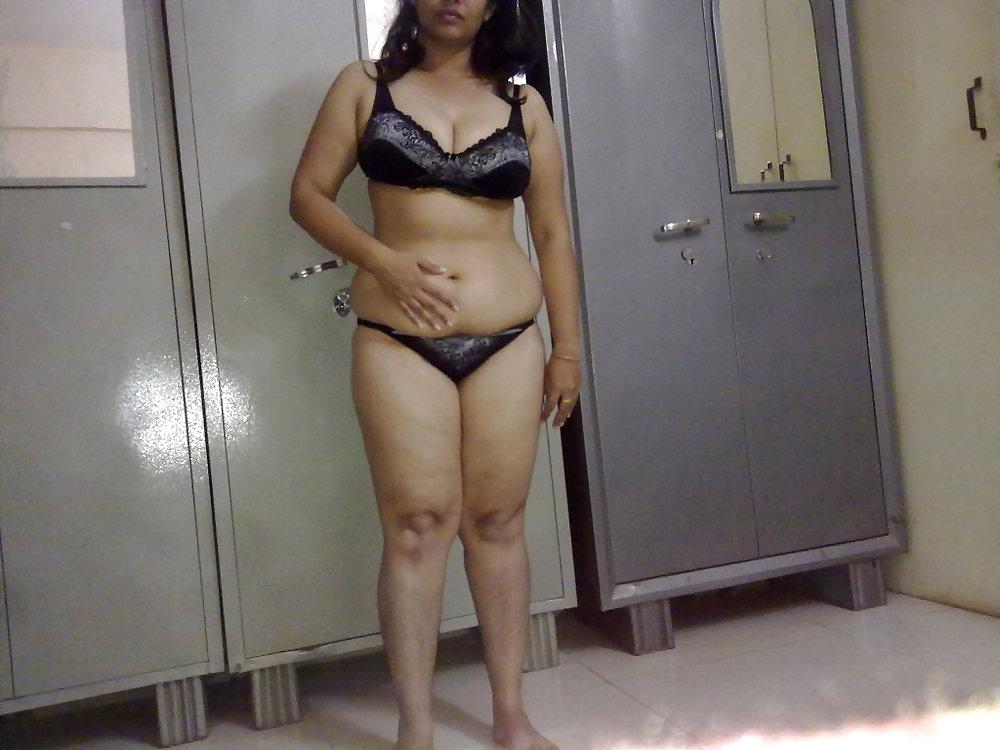 24P Bangladesi Wife Nasrin-personal Homemade HD pic by hubby