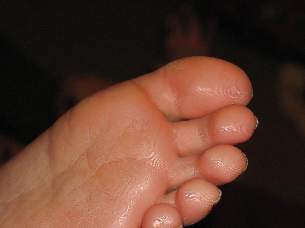 25P Mature feet !