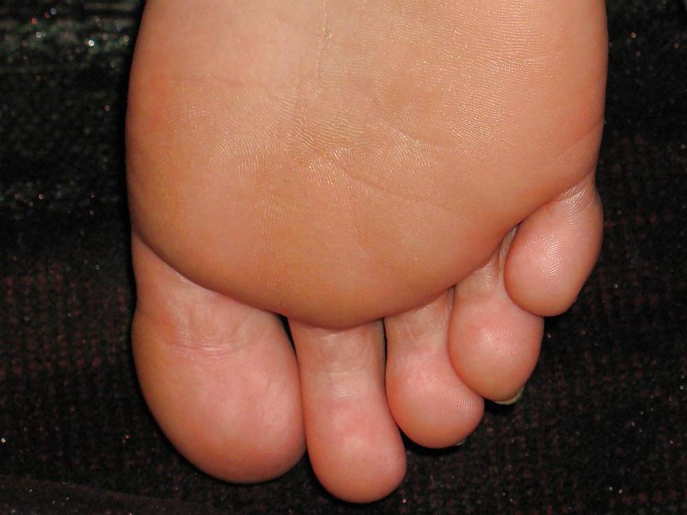 25P Mature feet !