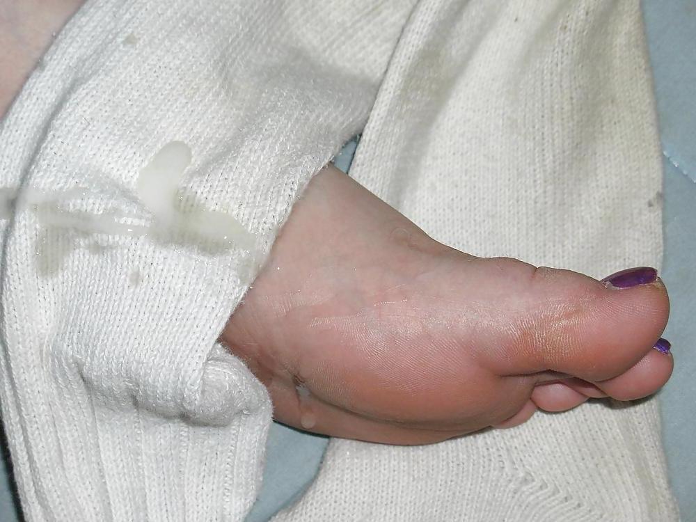 25P Mature feet !