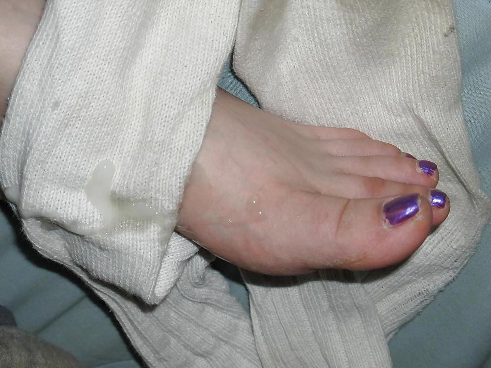 25P Mature feet !