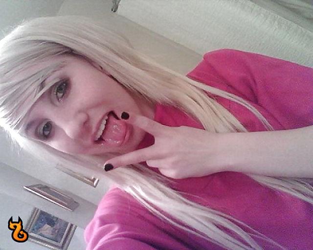 25P J' aime 46 emo girls