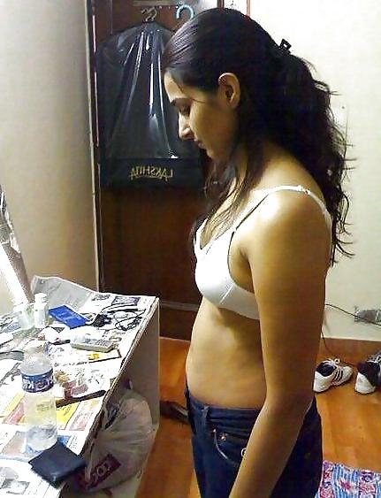 15P Sri Lankan Ladies 
