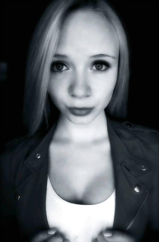 20P German Girls (Random 3)