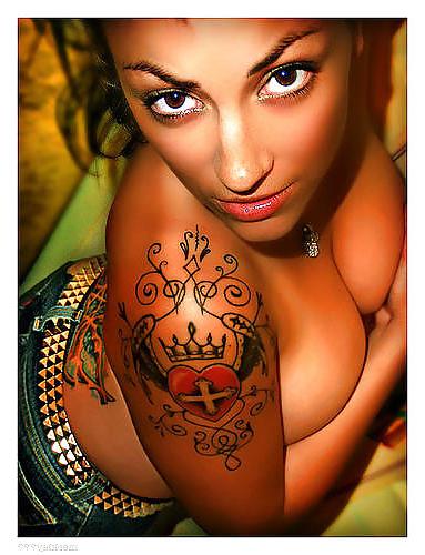 25P I love babes with tattoos