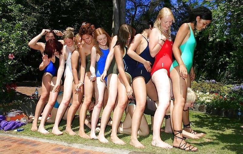 19P Erotic outdoors Photos 1