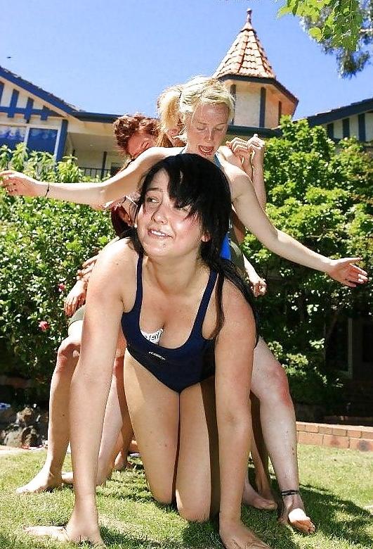 19P Erotic outdoors Photos 1