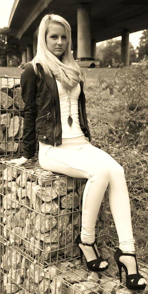 19P German Girl 12