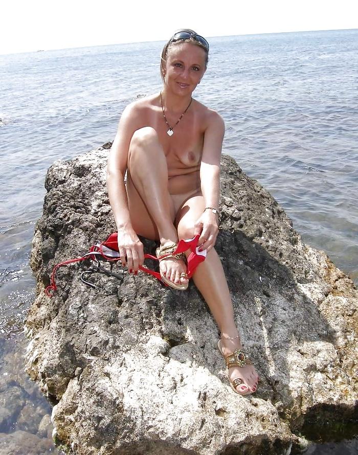 22P Hot Blonde Milf with piercing