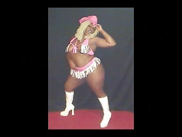 15P Erotic CowGirl