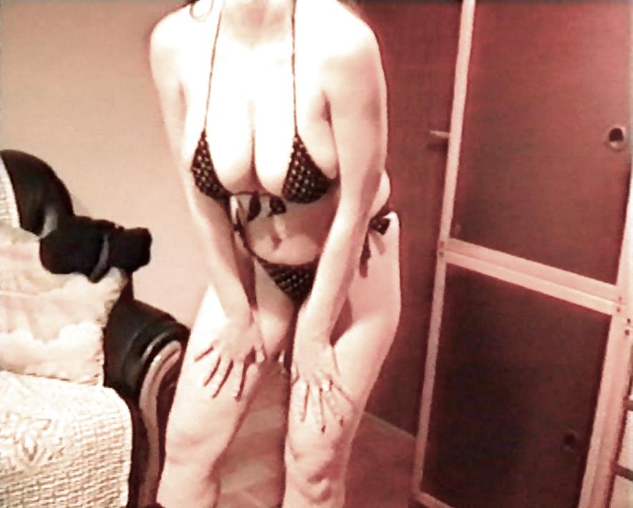 10P SAG - Babe's Big Voluptuous Boobs Black-White-Dot Bikini 02