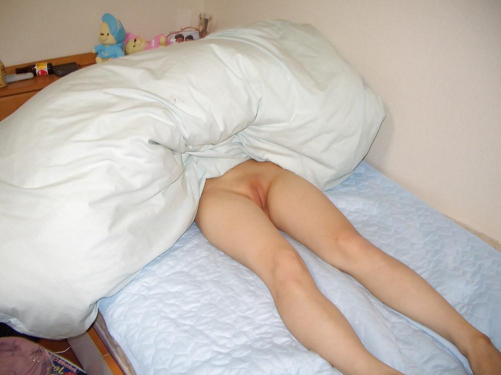 25P Japanese Teen spread and creampie (Part 2)