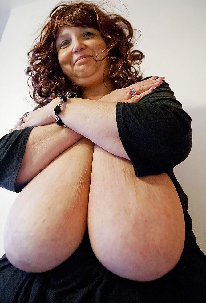 4P Anika Q-cup - Jumbo Big Boobs BBW