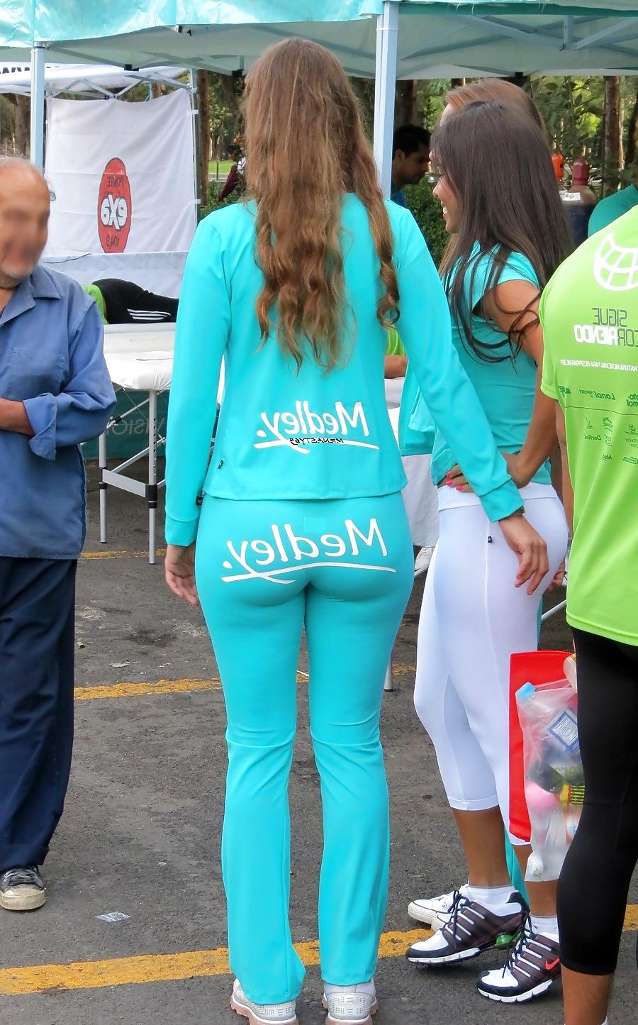 15P Milf Wife With Big Ass In Spandex Leggings