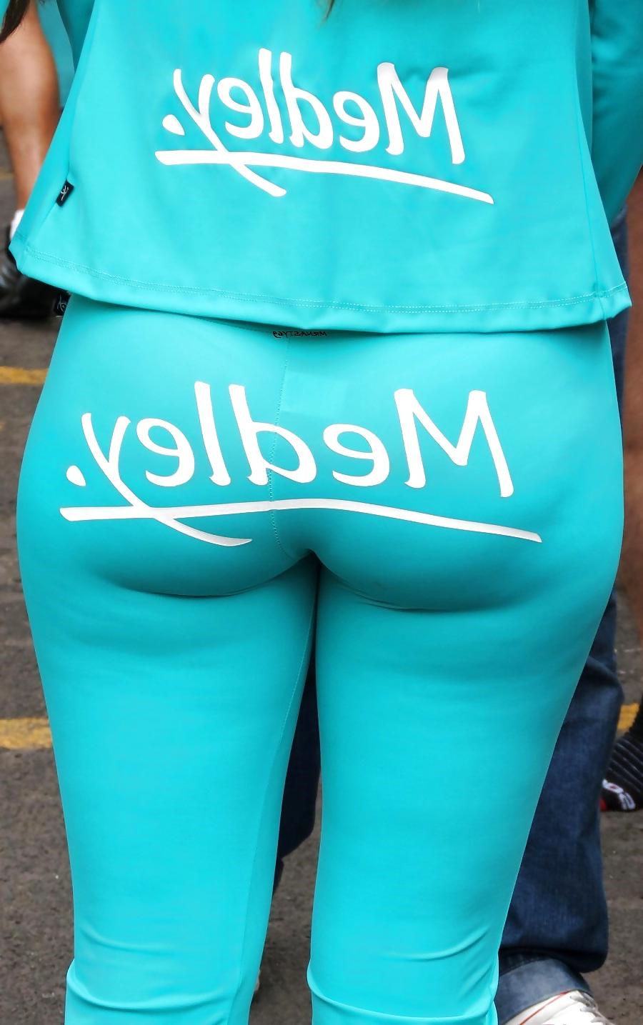 15P Milf Wife With Big Ass In Spandex Leggings
