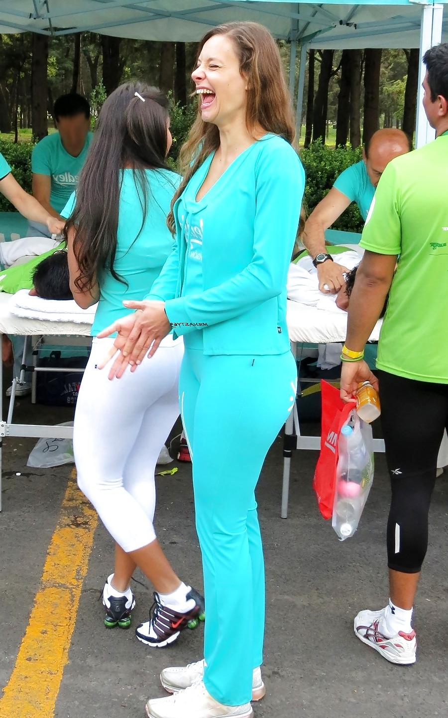 15P Milf Wife With Big Ass In Spandex Leggings
