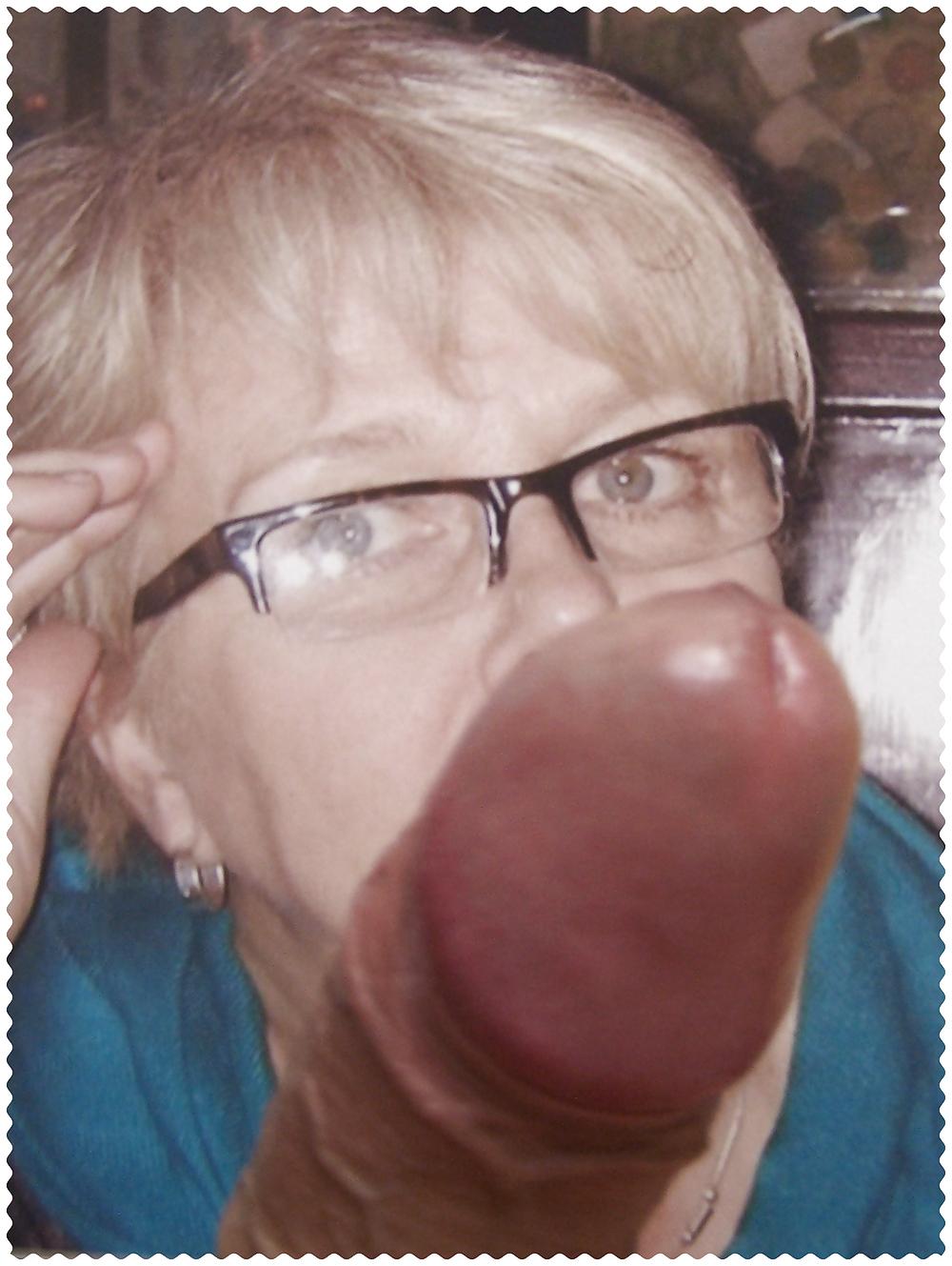 8P Jerkin my big young cock on a sexy older German lady