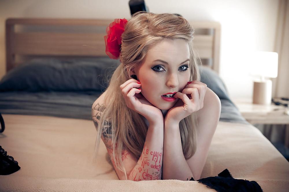 25P Hot Blonde Emo 