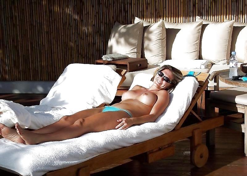 9P English Wife Wendy On Vacation