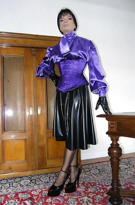 25P German fetish crossdresser Lady Victoria
