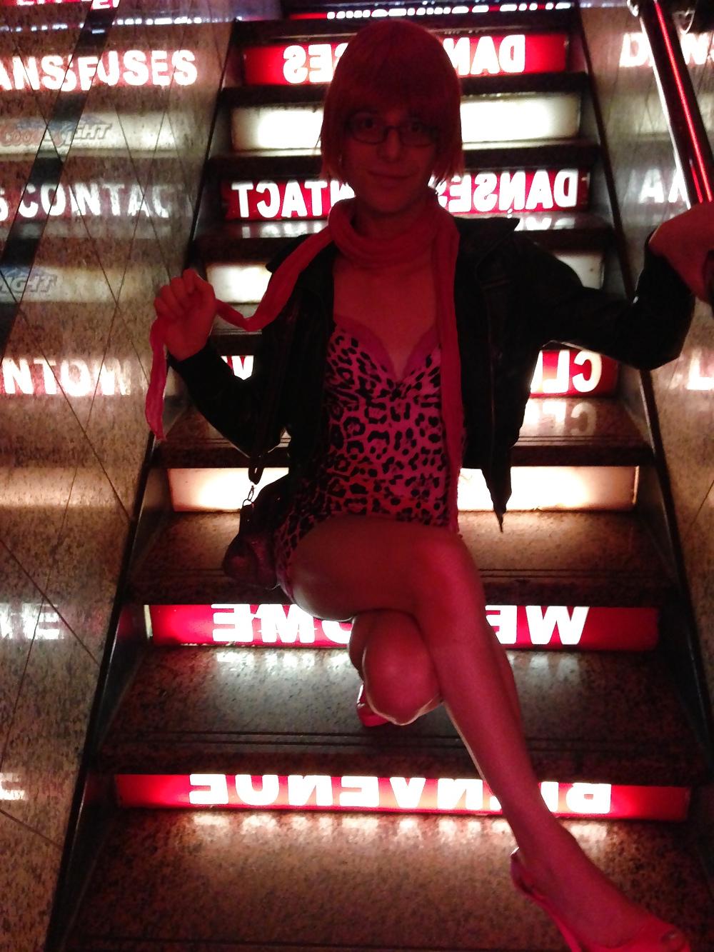 10P Skirtboy la stripteaseuse