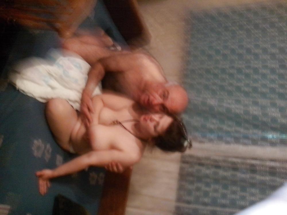 4P My wife vith stranger