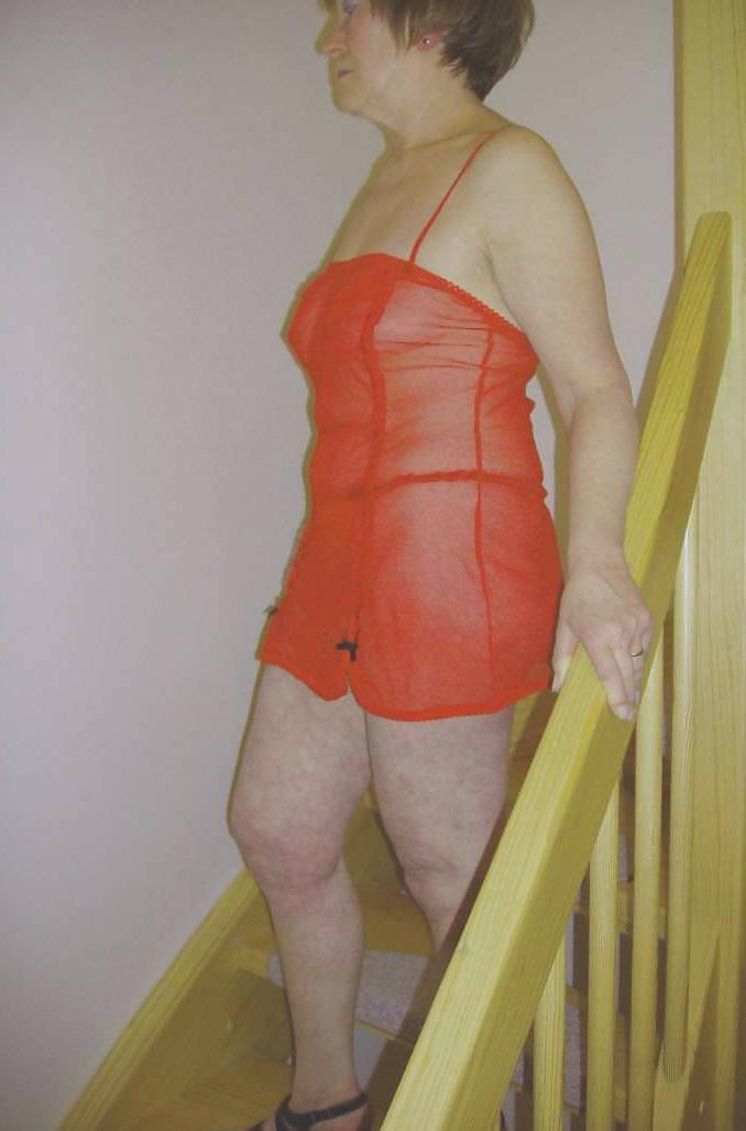 10P Erotic Mature Women