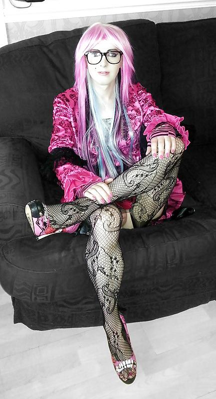 19P Pretty Kitty Burlesque Emo Style ( Indoor shoot )