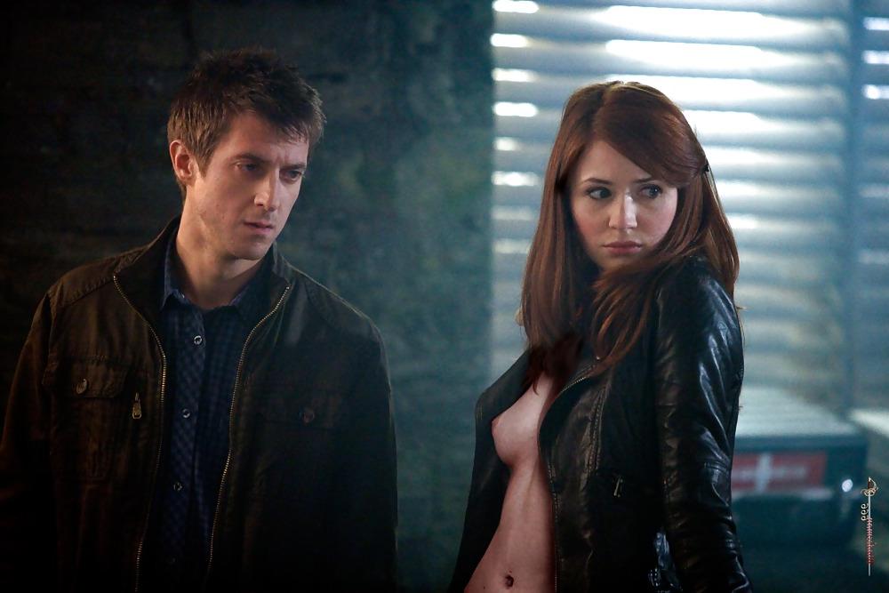 25P Karen Gillan fakes