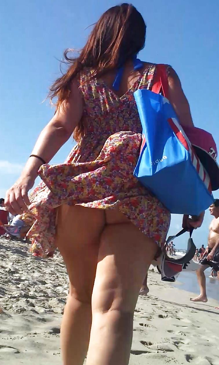 12P REDBONE Babe upskirt NO PANTIES NICE Booty! VOYEUR CANDID