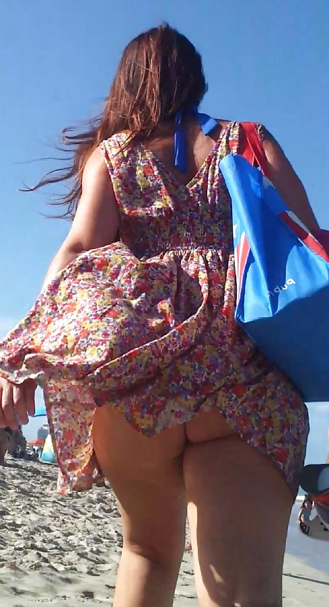 12P REDBONE Babe upskirt NO PANTIES NICE Booty! VOYEUR CANDID