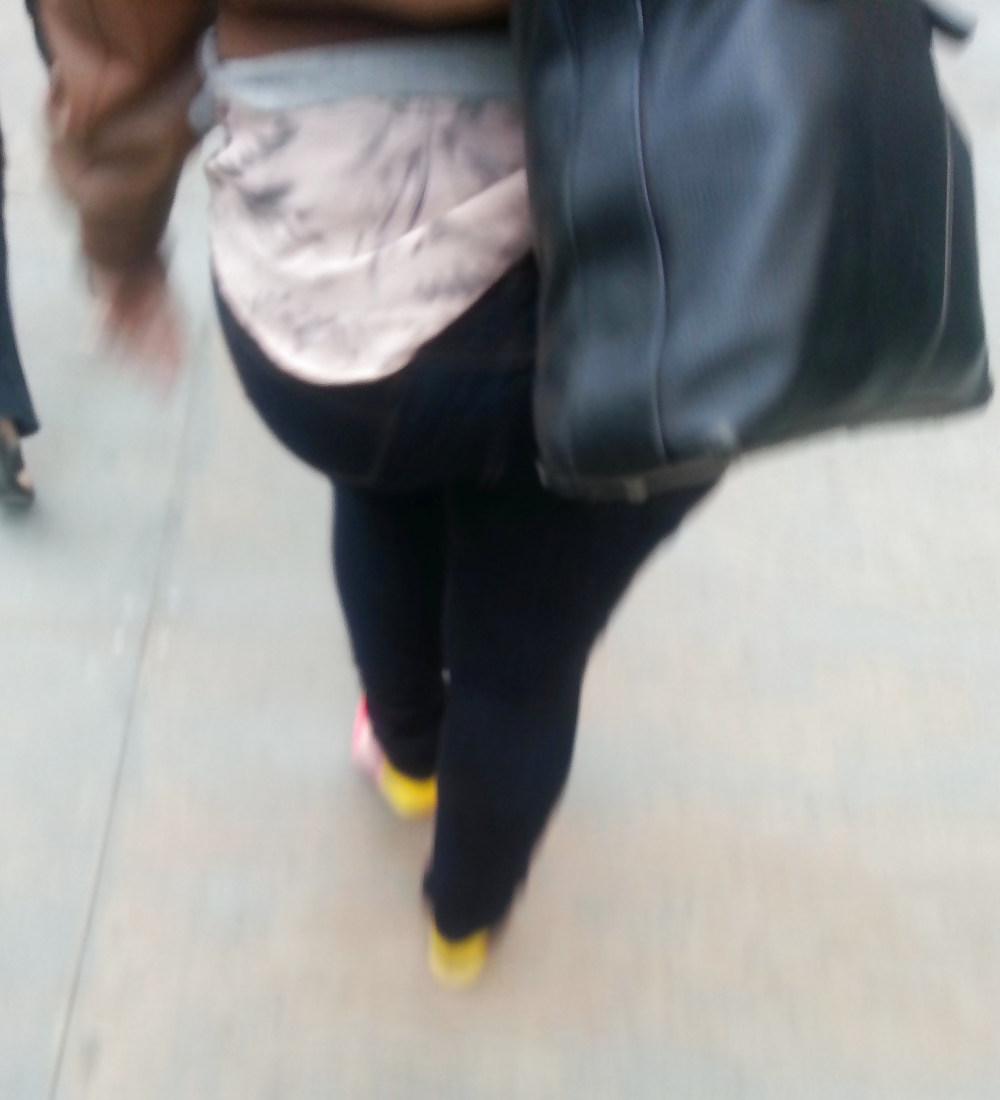 10P Downtown Toronto, Canada - Jeans Booty