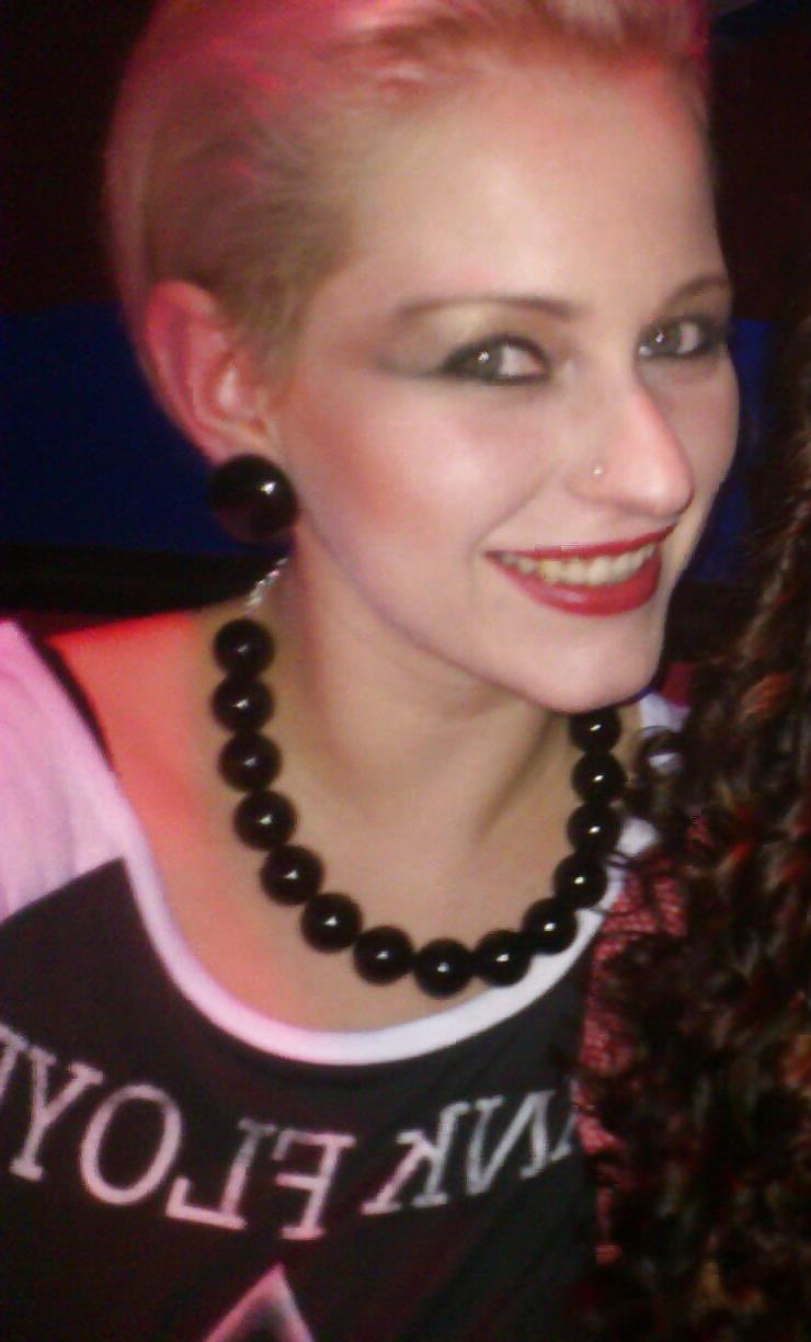 8P German girl 3