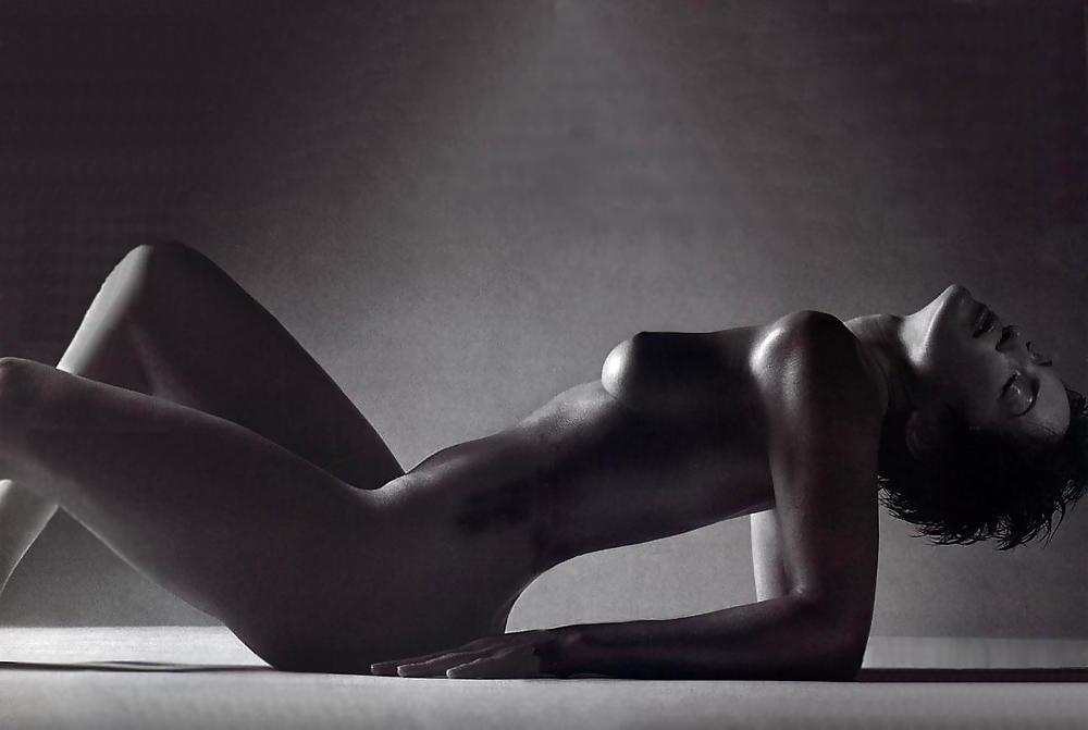 25P Celebs Naked 02