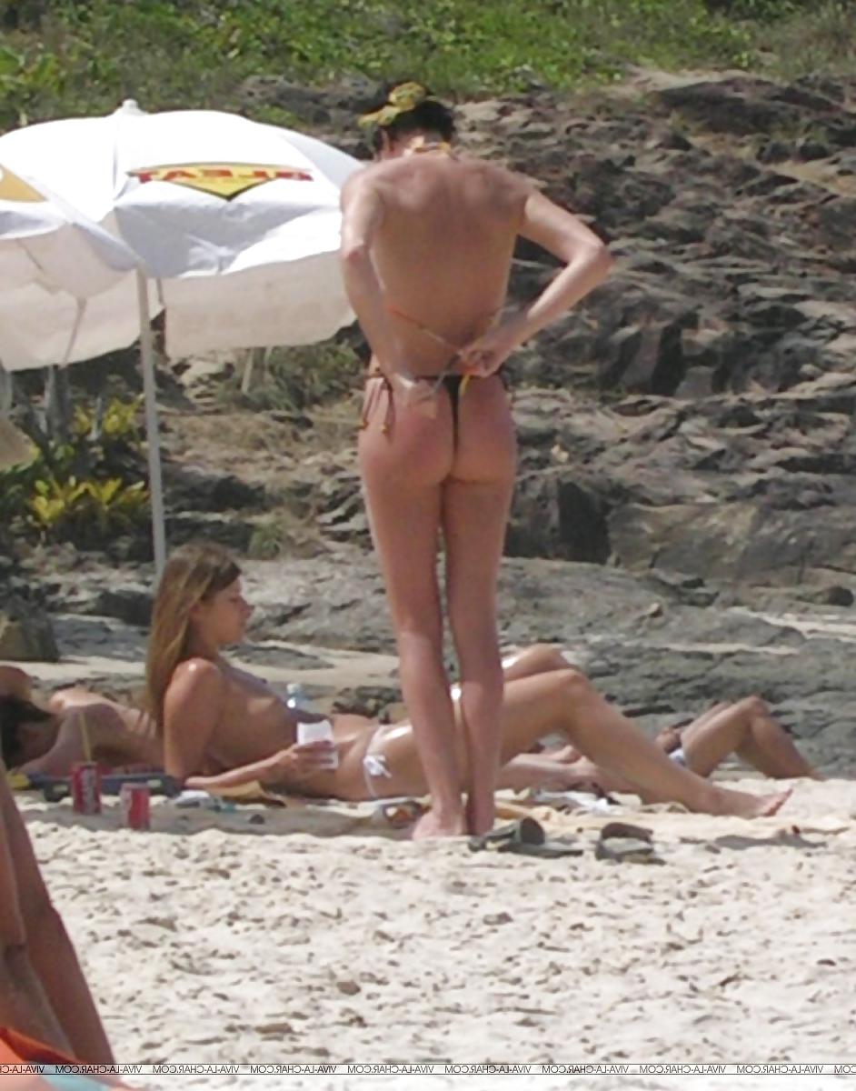 25P Celebs Naked 02