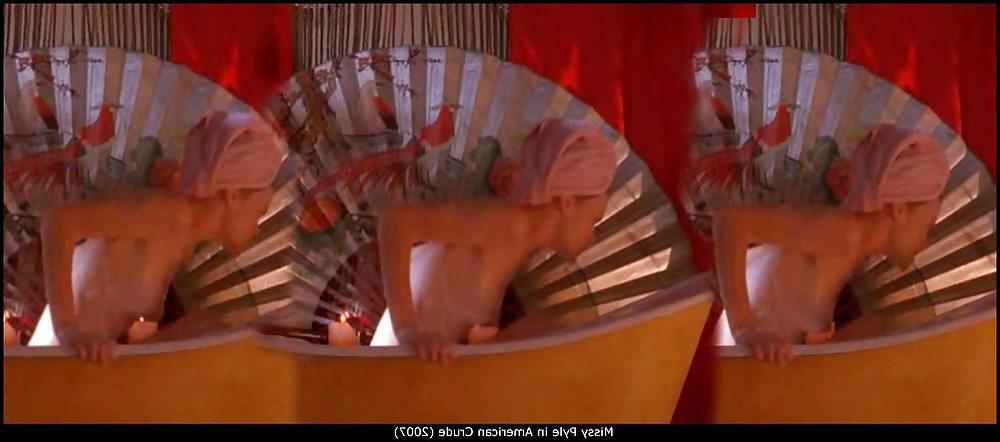 25P Celebs Naked 02