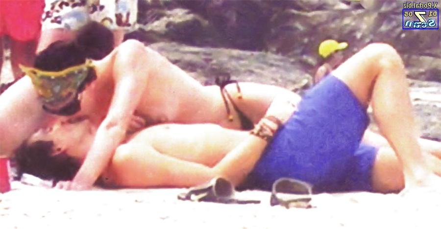 25P Celebs Naked 02