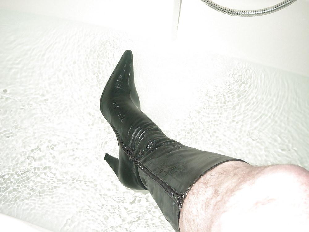 14P Fun with Leather Boots in the Tub