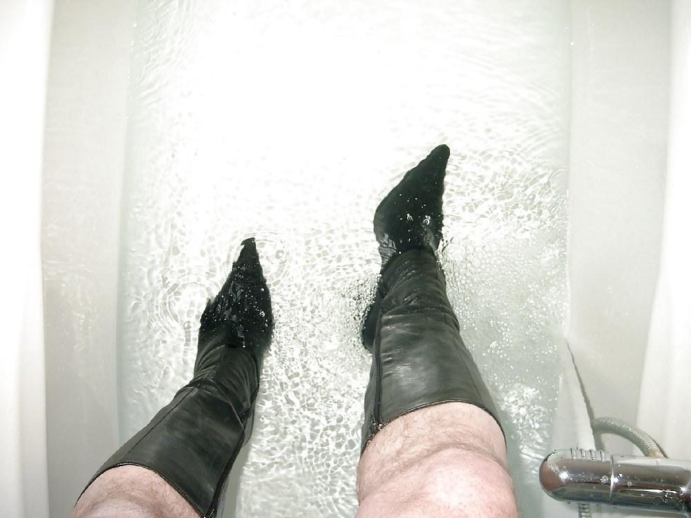 14P Fun with Leather Boots in the Tub