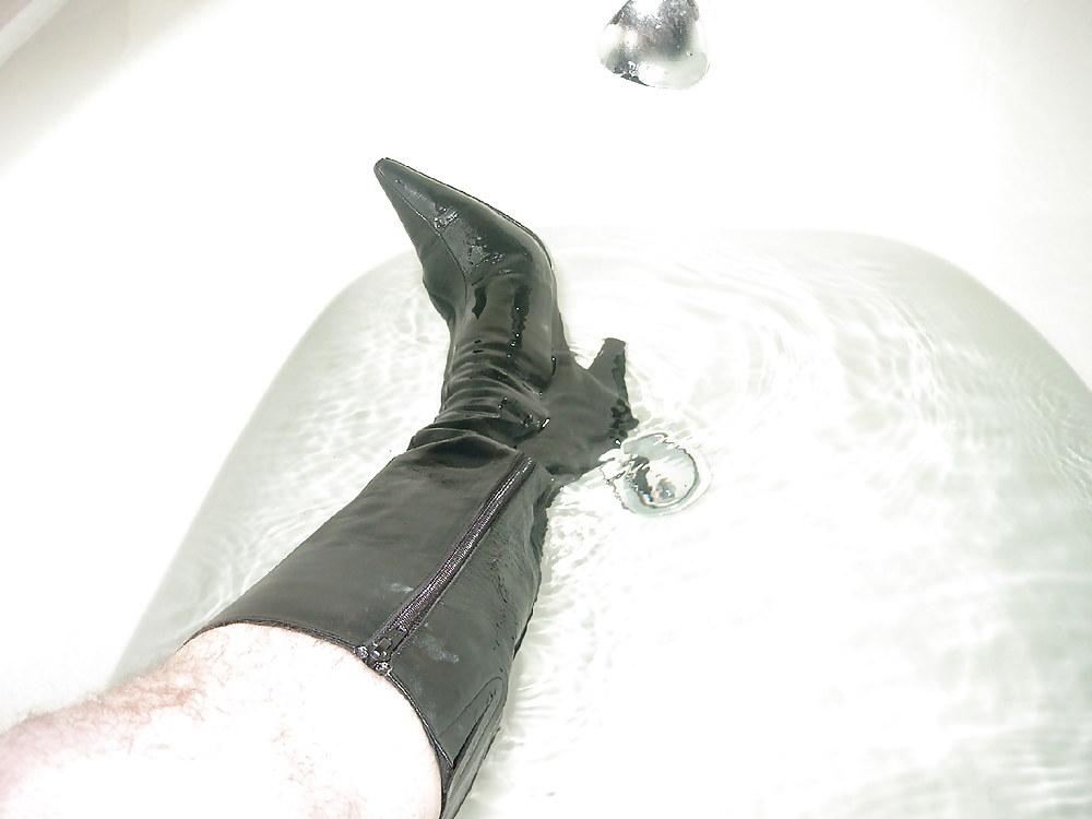 14P Fun with Leather Boots in the Tub