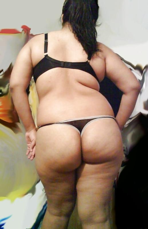 20P Big Booty Milfs