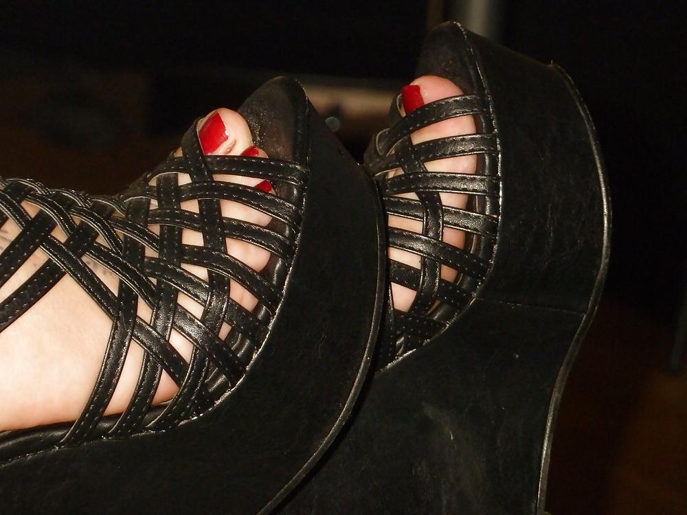 4P Babysitter feet