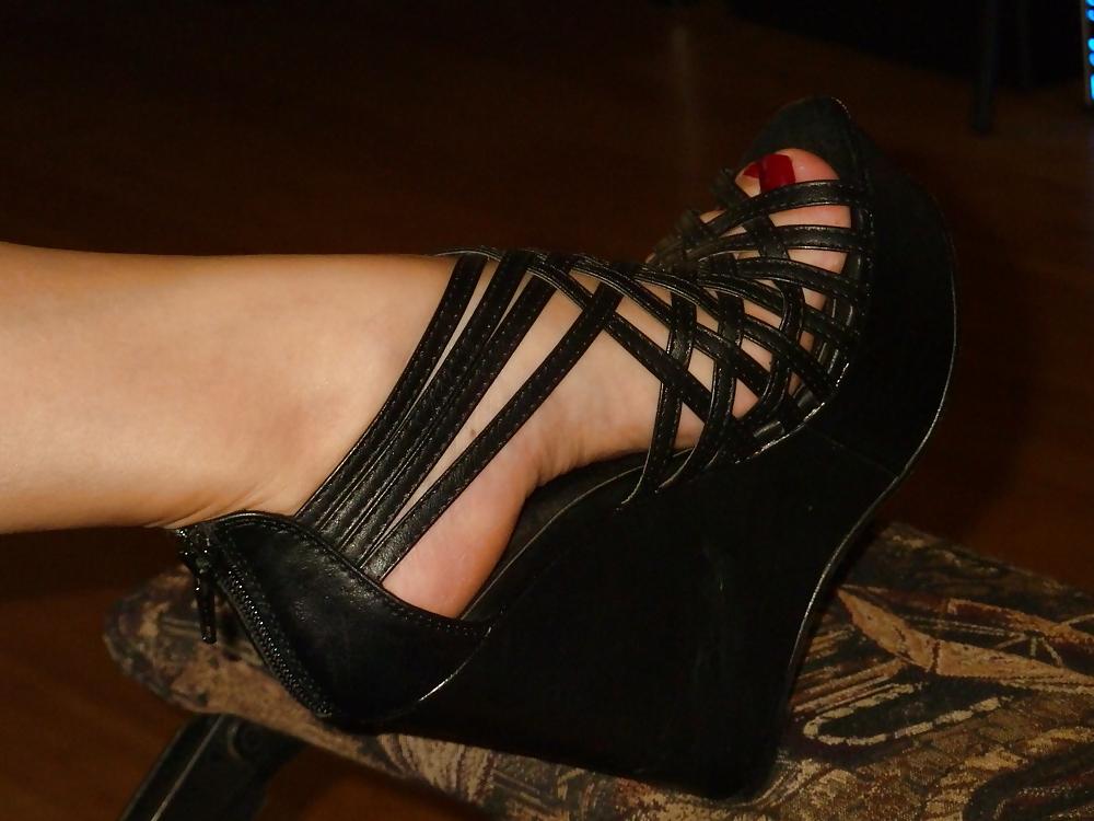 4P Babysitter feet