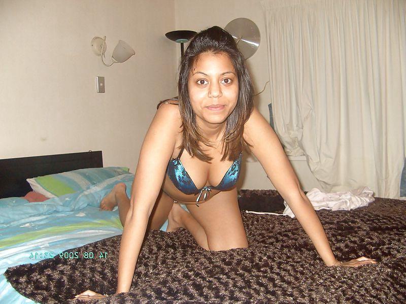 7P Sri Lanka girl in Dubai Nimesha 