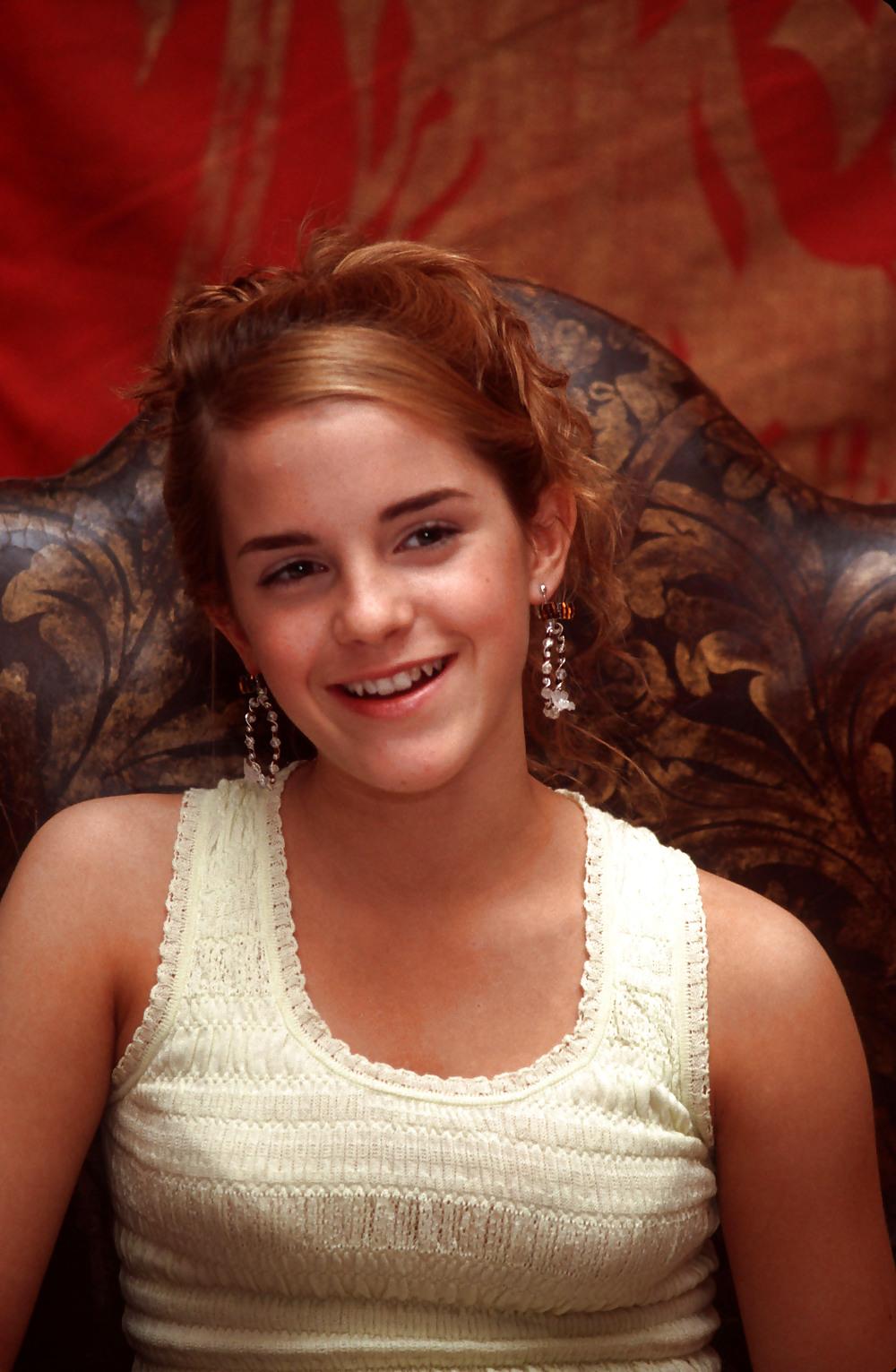25P Sexy Emma Watson (Non-Porn)