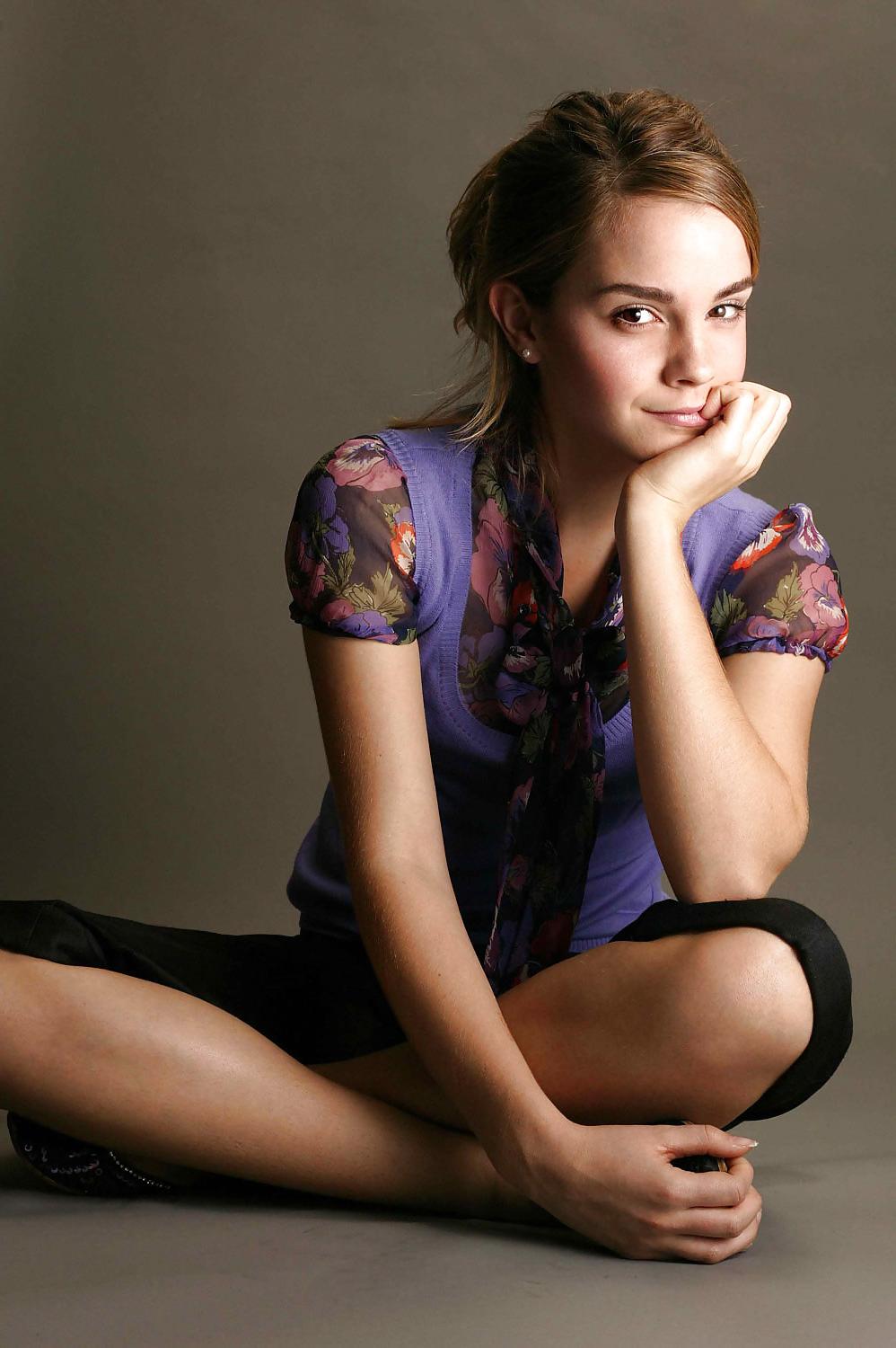 25P Sexy Emma Watson (Non-Porn)