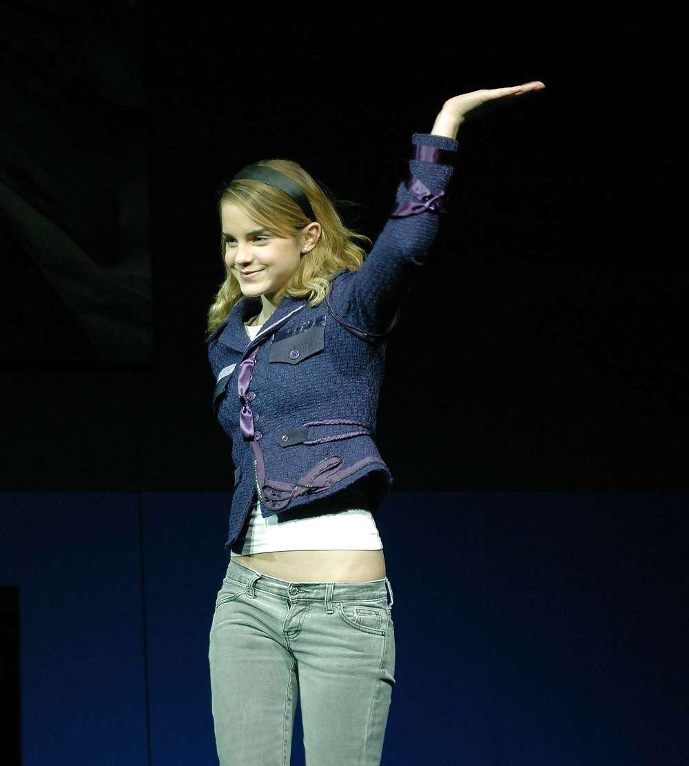 25P Sexy Emma Watson (Non-Porn)