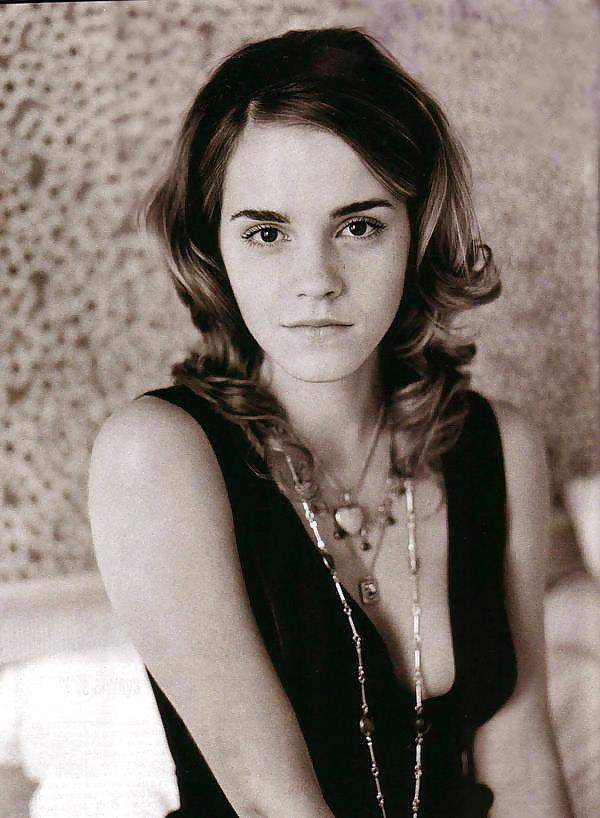 25P Sexy Emma Watson (Non-Porn)