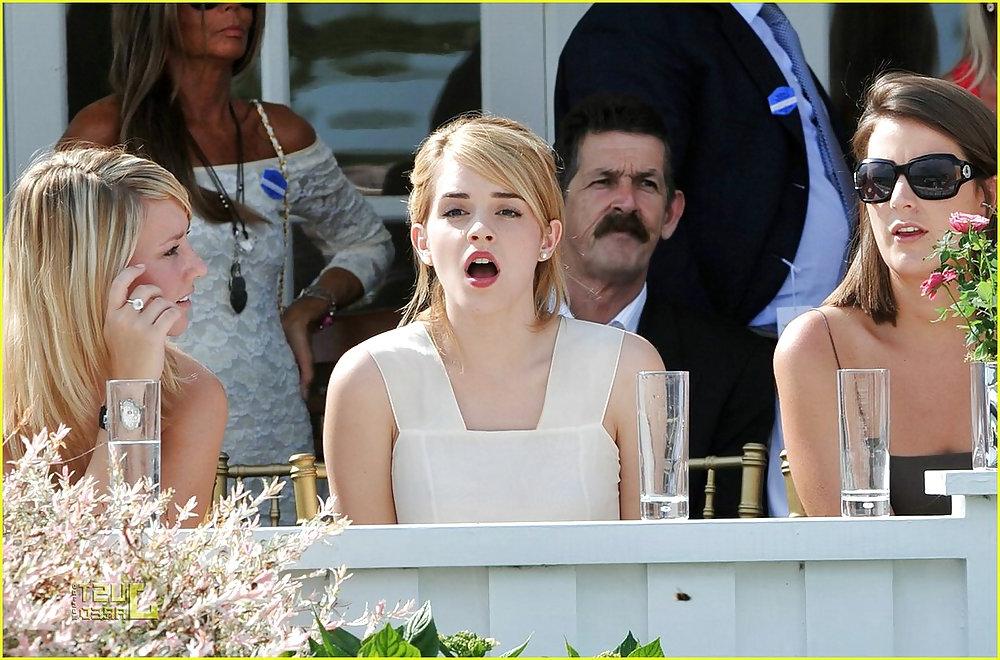 25P Sexy Emma Watson (Non-Porn)
